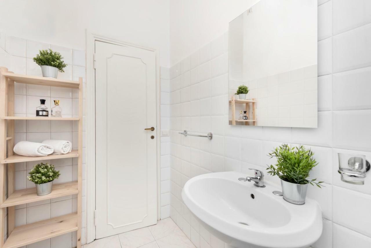 Apartment By The Colosseum - White Chic Flats Rom